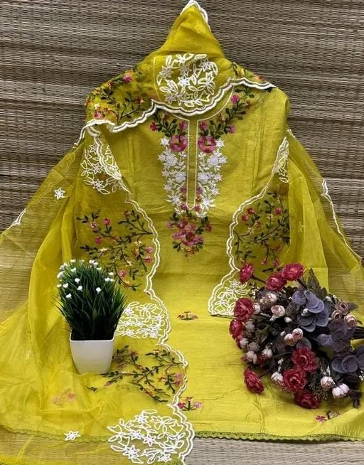 EMBROIDERED PAKISTANI SUITS