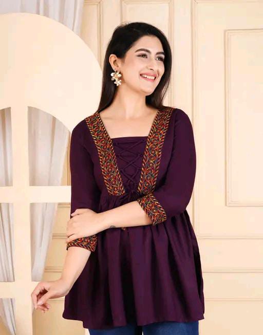 WOMEN'S EMBROIDERED COTTON TOP